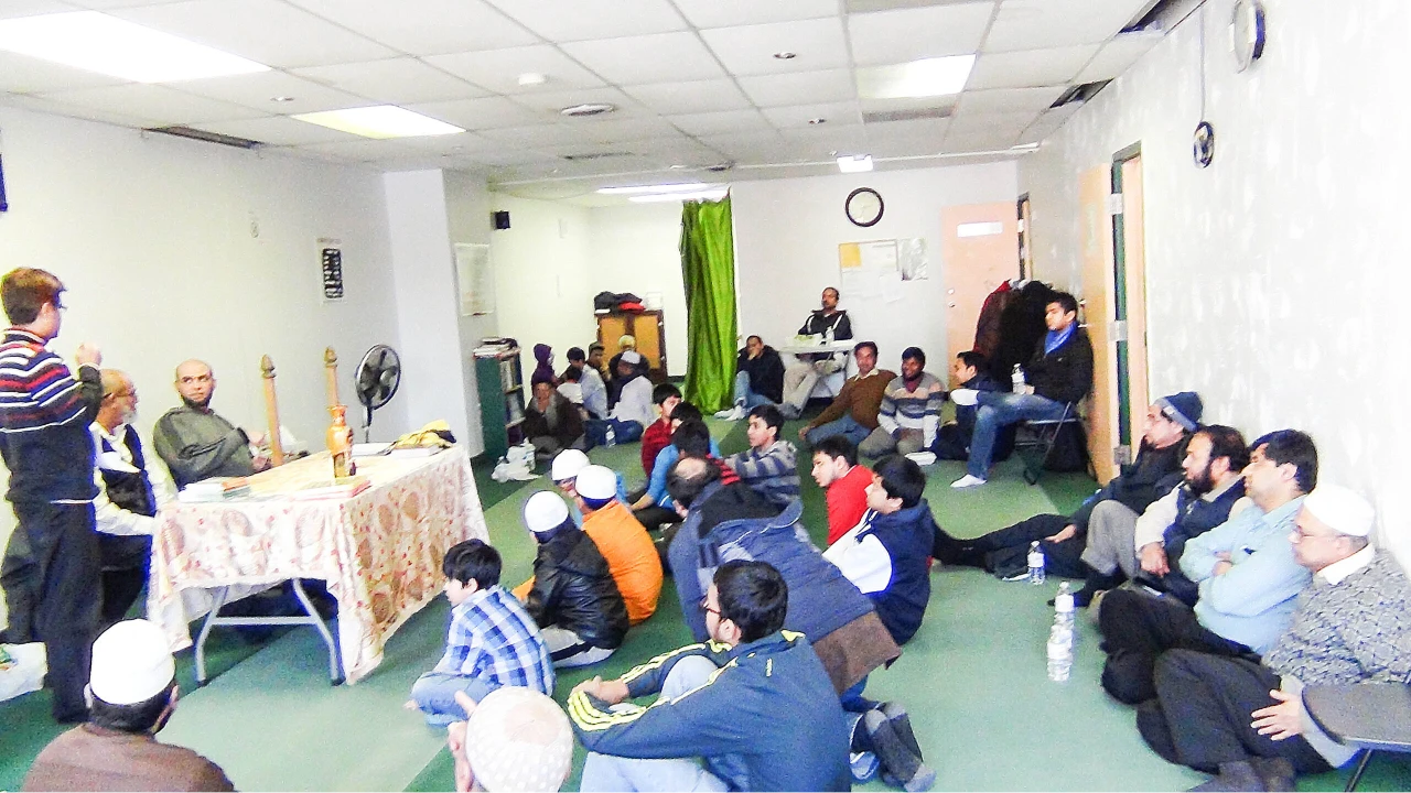 Sisters' Qur'an Reflection Circle photo 5