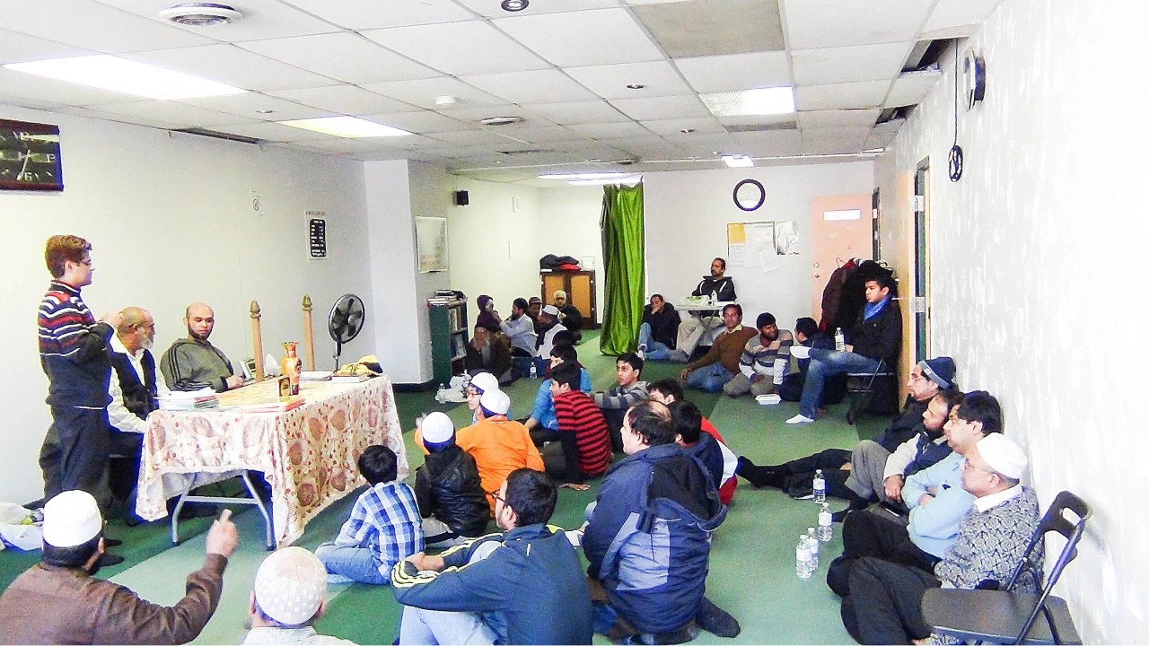 Sisters' Qur'an Reflection Circle photo 6
