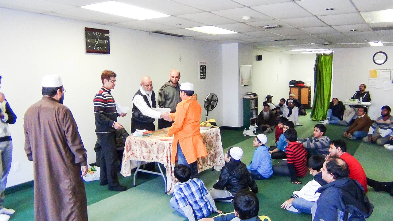 Sisters' Qur'an Reflection Circle photo 9